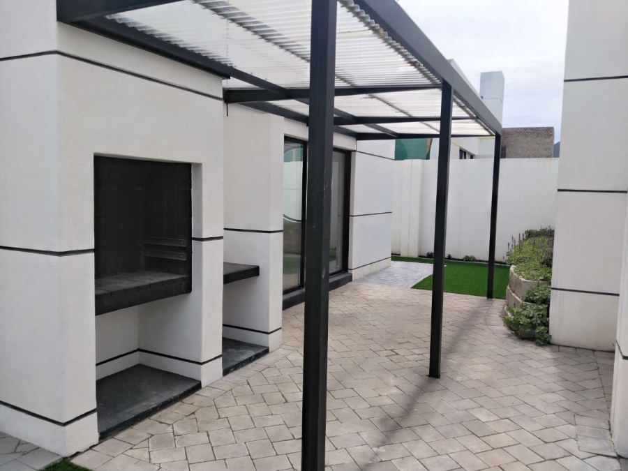 To Let 3 Bedroom Property for Rent in George East Western Cape